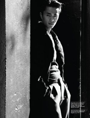 Male model Zhao Lei China Manifesto October-November 2011.jpg